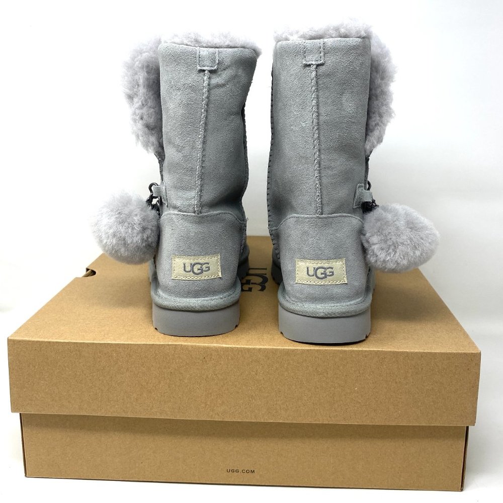 UGG Women's Size 1118983-SEL CLASSIC SHORT CHARM Boot Crystal Pendant Gray Suede - Picture 4 of 9